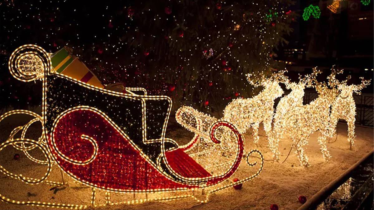 santa sleigh made out of christmas lights