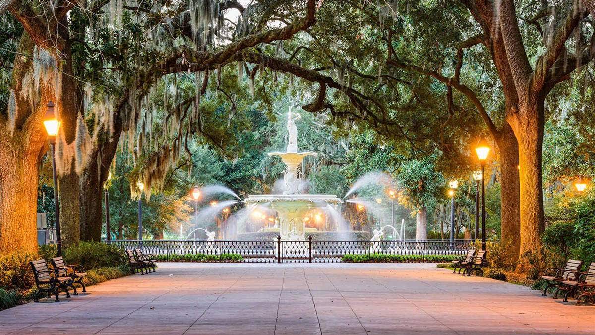 Fun Things to Do in Savannah GA for Couples: 12 Romantic Ideas