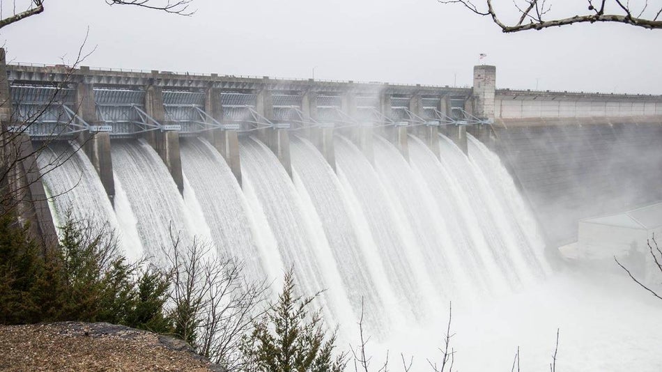 Side view of Table Rock Dam in Branson, Missouri, USA