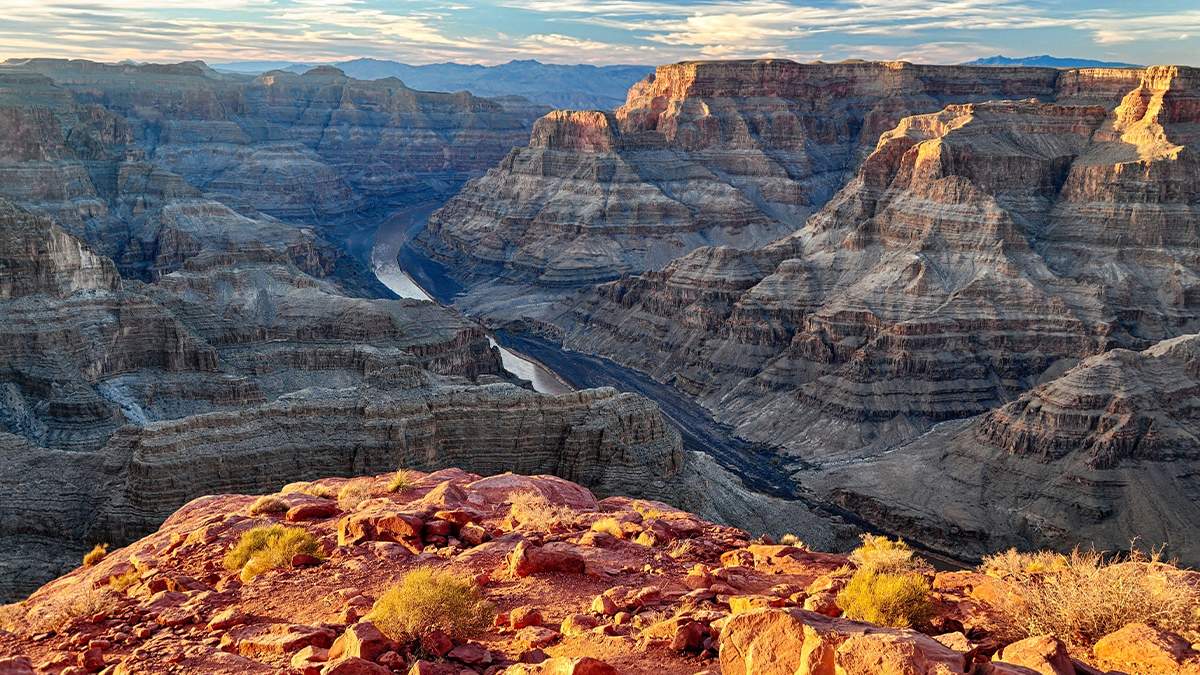 view of the grand canyon from the south rim