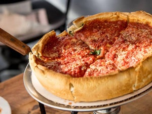 Famous Restaurants in Chicago: A Foodie's In-Depth Guide