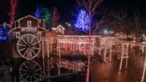 christmas lights at dollywood's grist mill