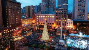 Christmas tree and people in Union Square, San Francisco, CA, USA