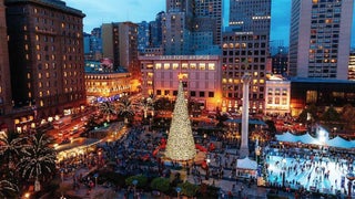 Christmas tree and people in Union Square, San Francisco, CA, USA