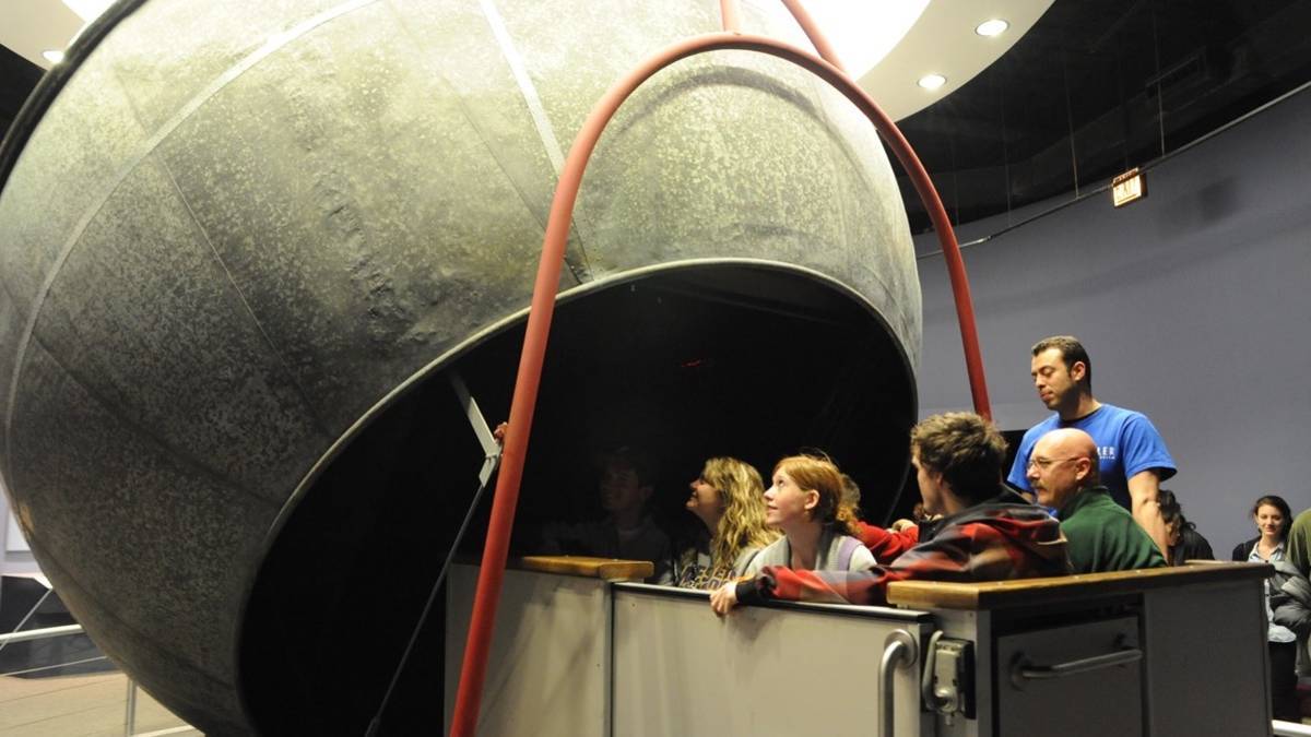 Adler Planetarium in Chicago - Discover the Universe and Its Mysteries at  the Planetarium – Go Guides