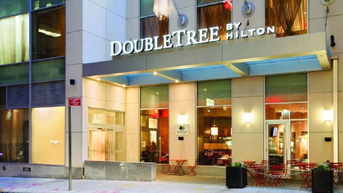 Front of modern DoubleTree hotel in NYC