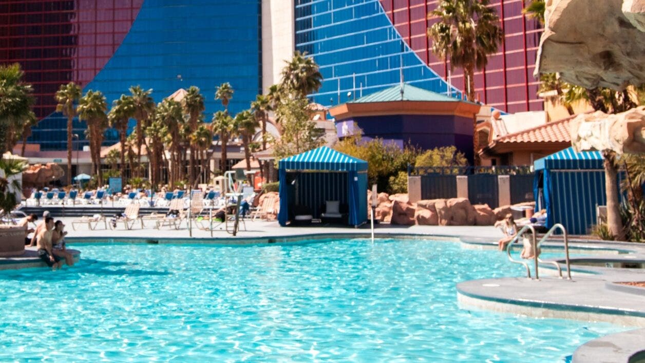 Rio Las Vegas Pools 🏊‍♀️ Hours, Amenities, and Everything to Know