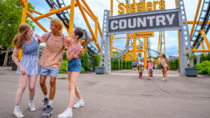 Kids having fun at Kennywood’s Steelers Country entrance