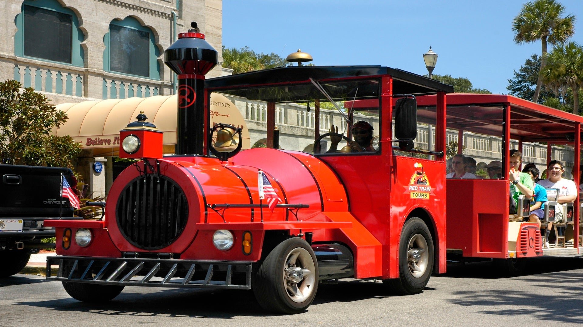 Ripley’s Red Train Tours With Passengers