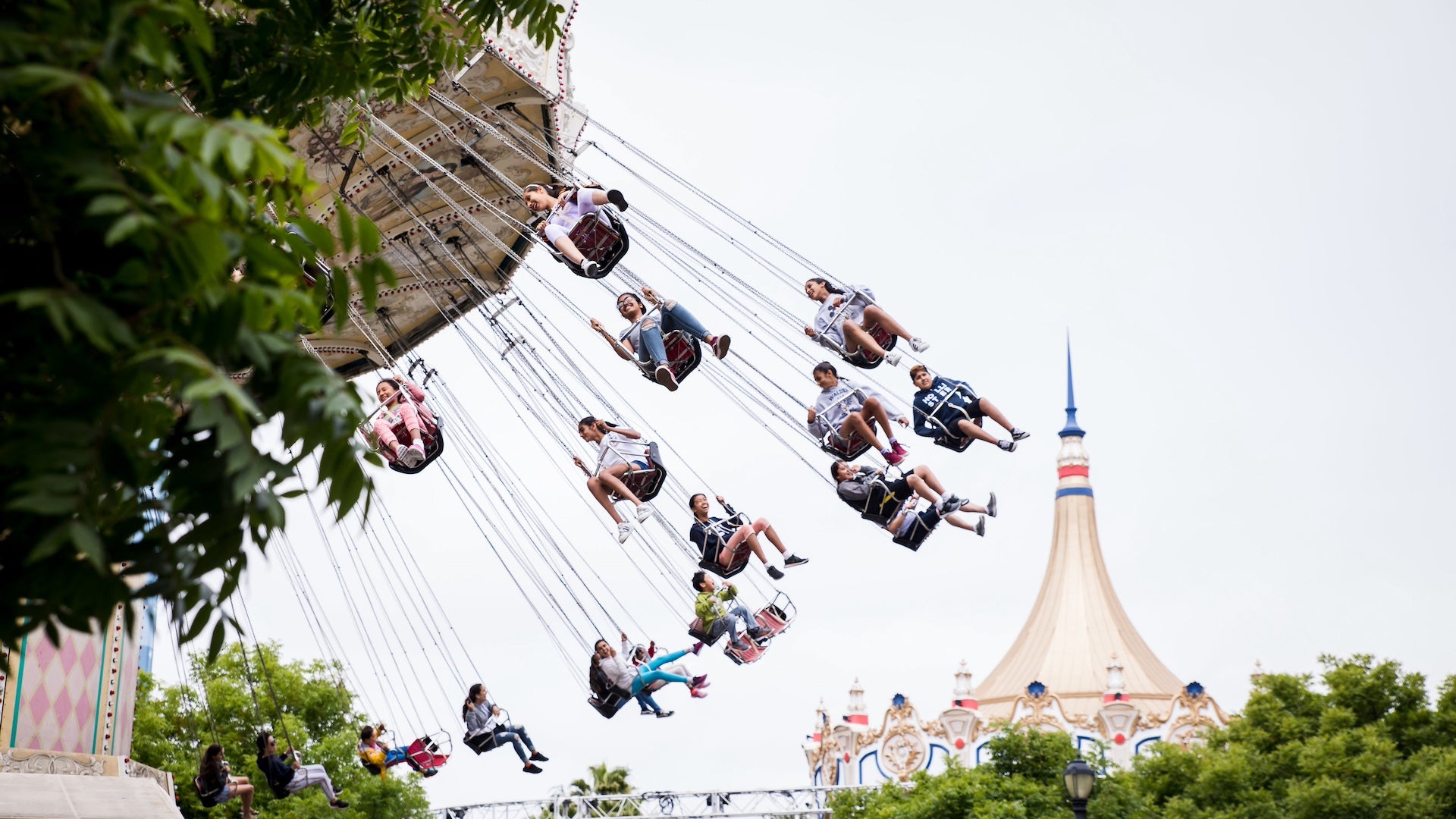 Giant swings at California's Great America