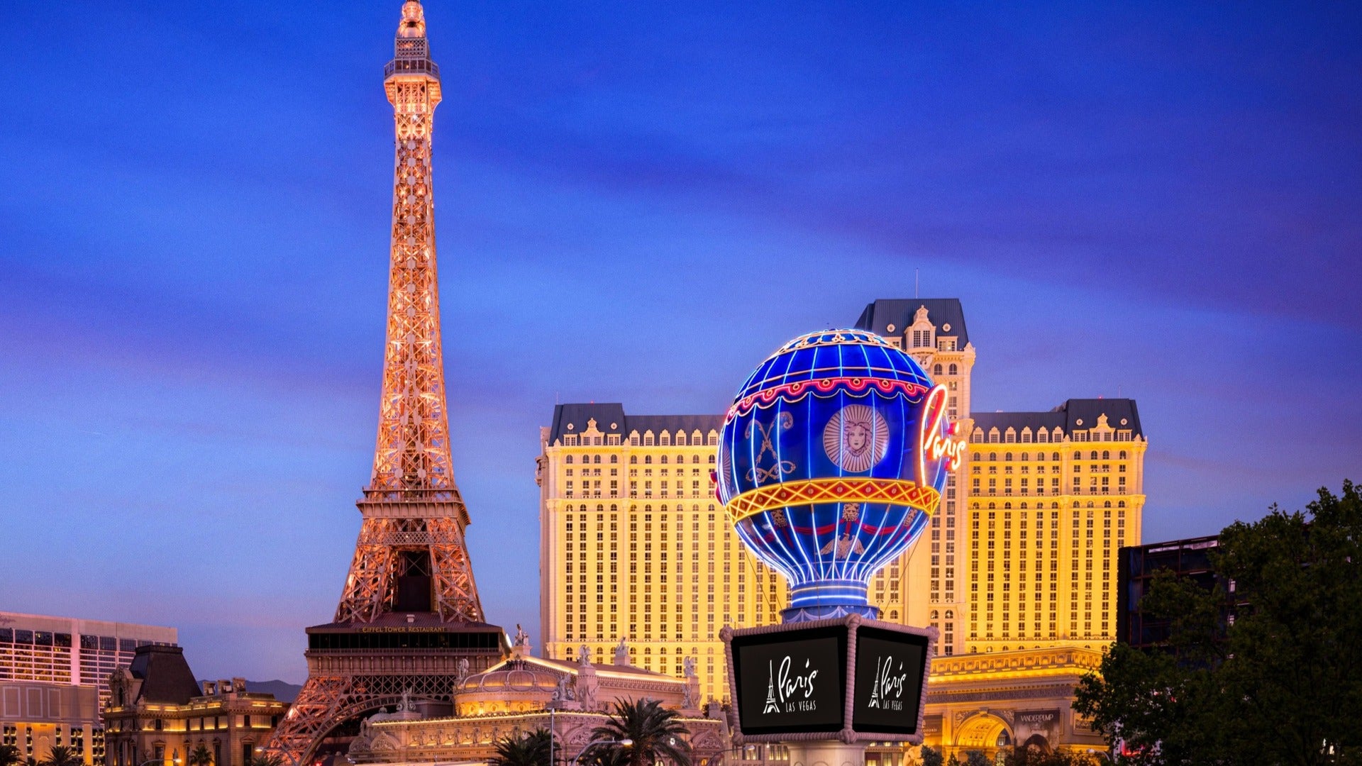 paris hotel in las vegas with the eiffel tower, hot air balloon signage