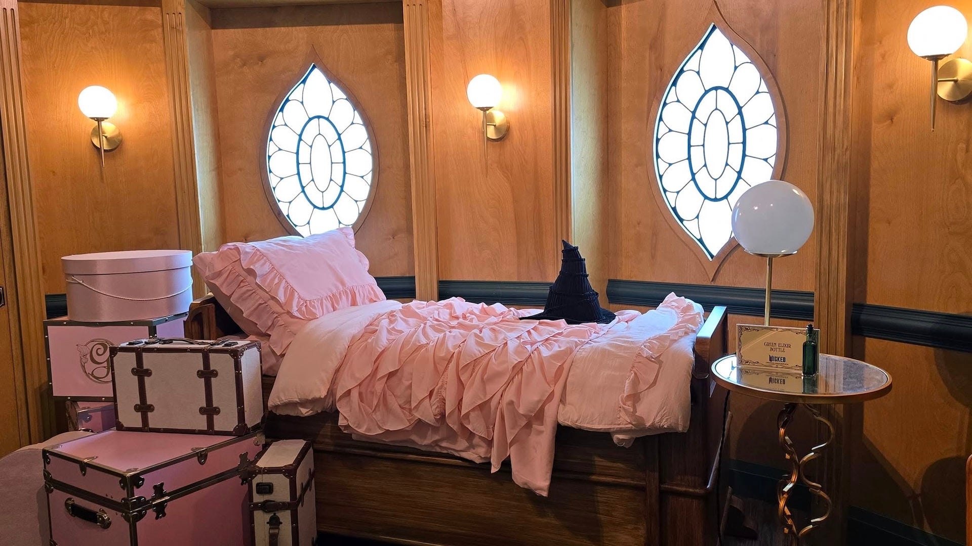 pink bed