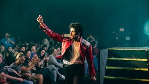 michael jackson impersonator with an audience