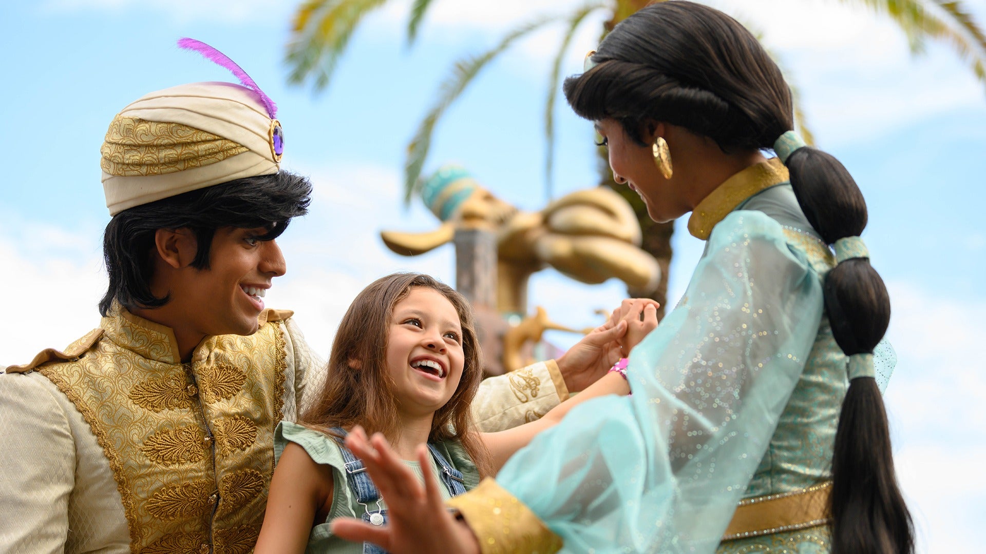 aladdin and jasmine meeting a kid at disney