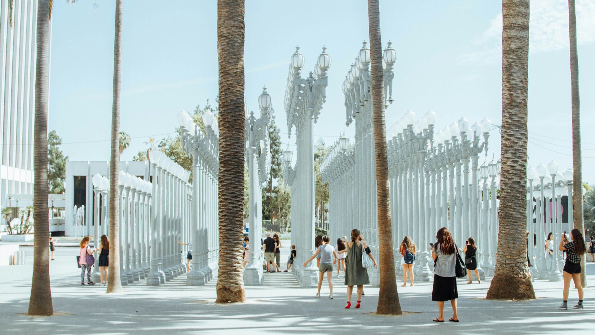 a group of people in a popular los angeles tourist spot