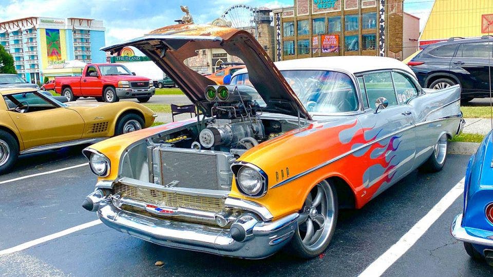 Pigeon Forge Car Show 🚘️ 2024 Guide for Gearheads