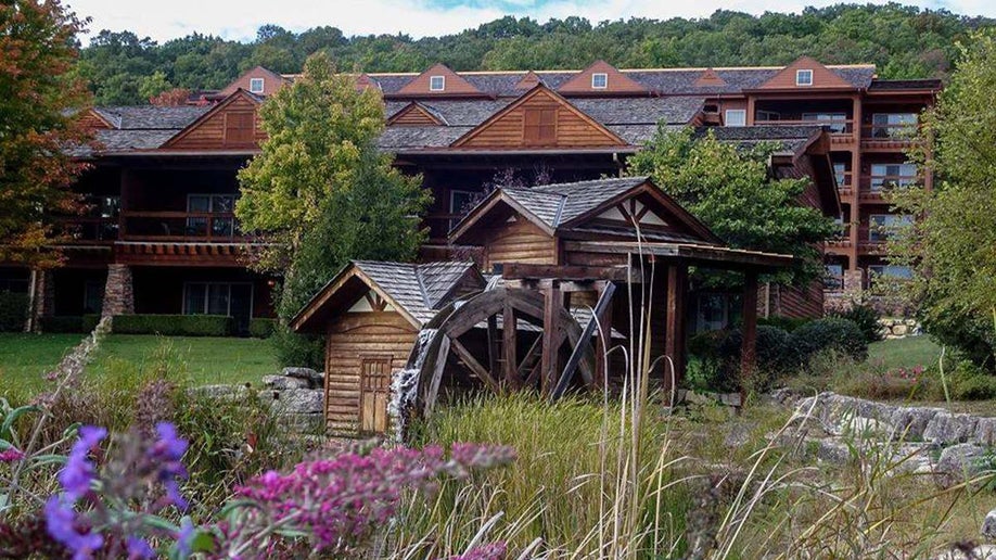 21 Best Hotels Near Silver Dollar City